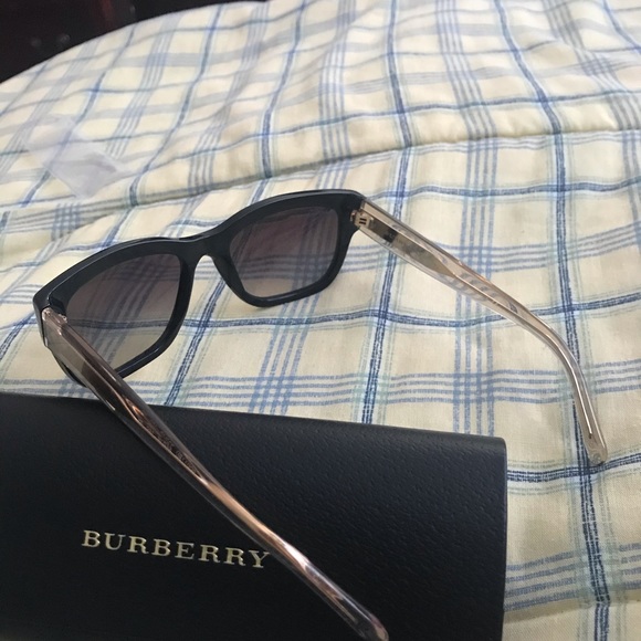 Burberry sunglasses main image 5